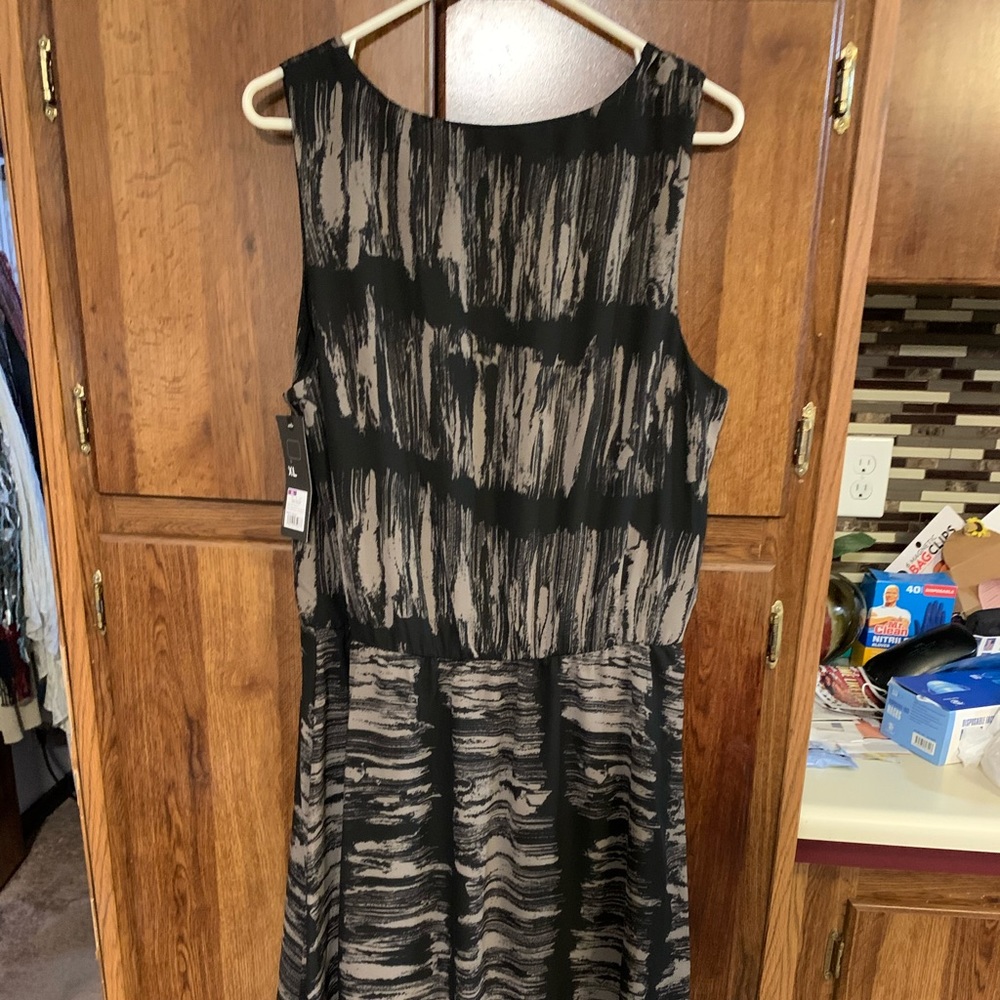 Dress - Picture 3 of 5